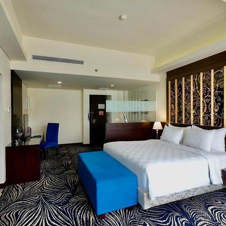 Swiss-Belhotel Silae Palu Exterior photo