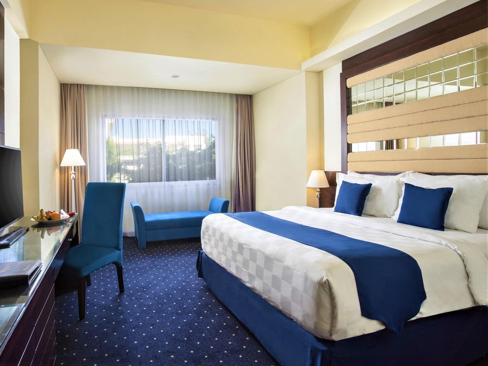 Swiss-Belhotel Silae Palu Exterior photo