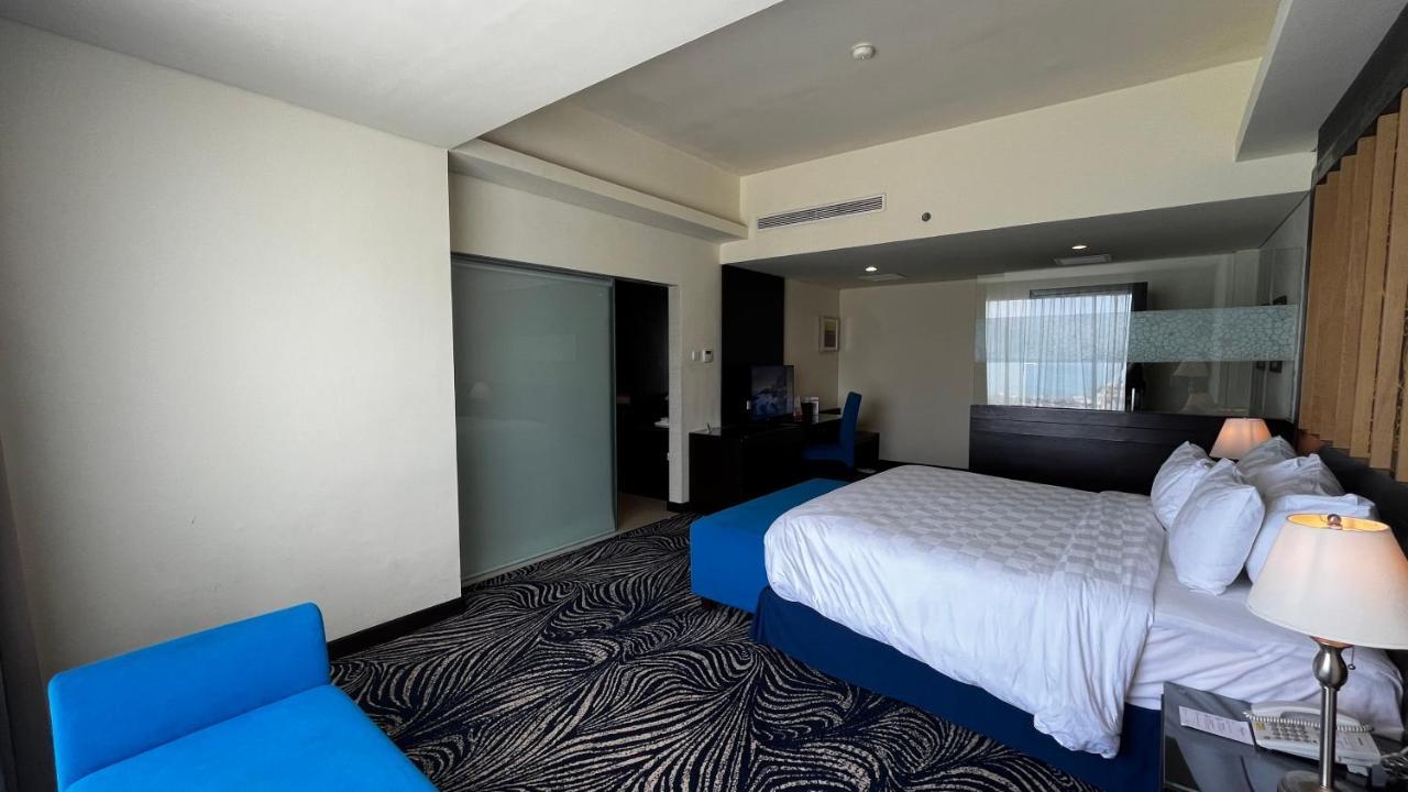 Swiss-Belhotel Silae Palu Exterior photo