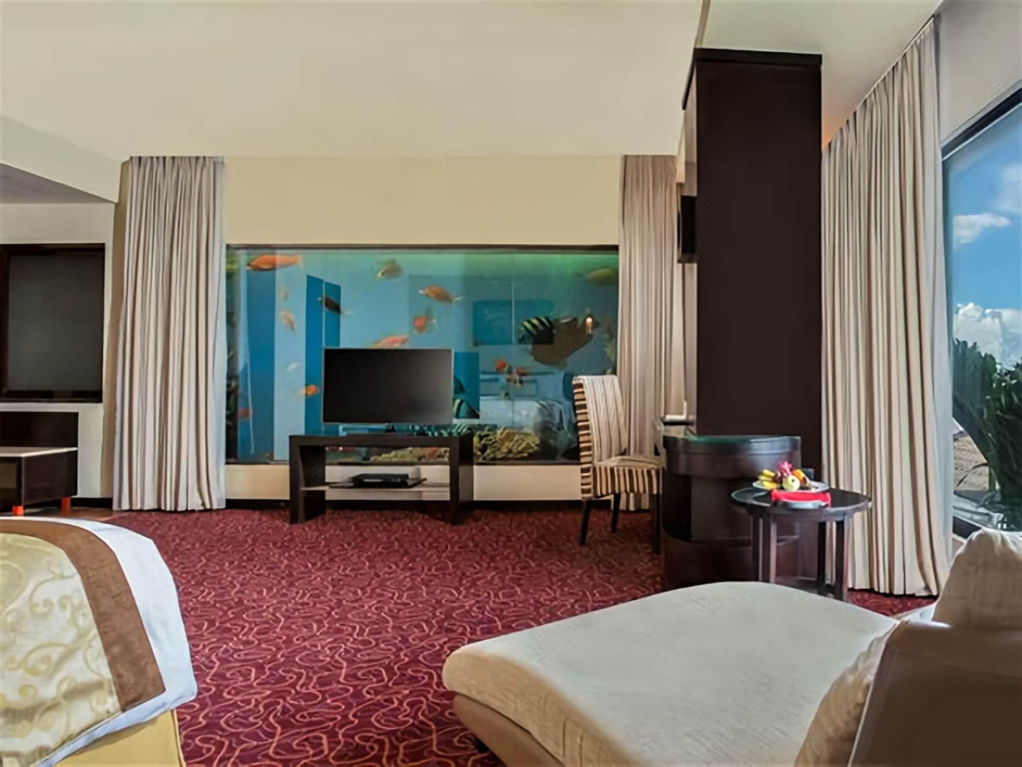 Swiss-Belhotel Silae Palu Exterior photo