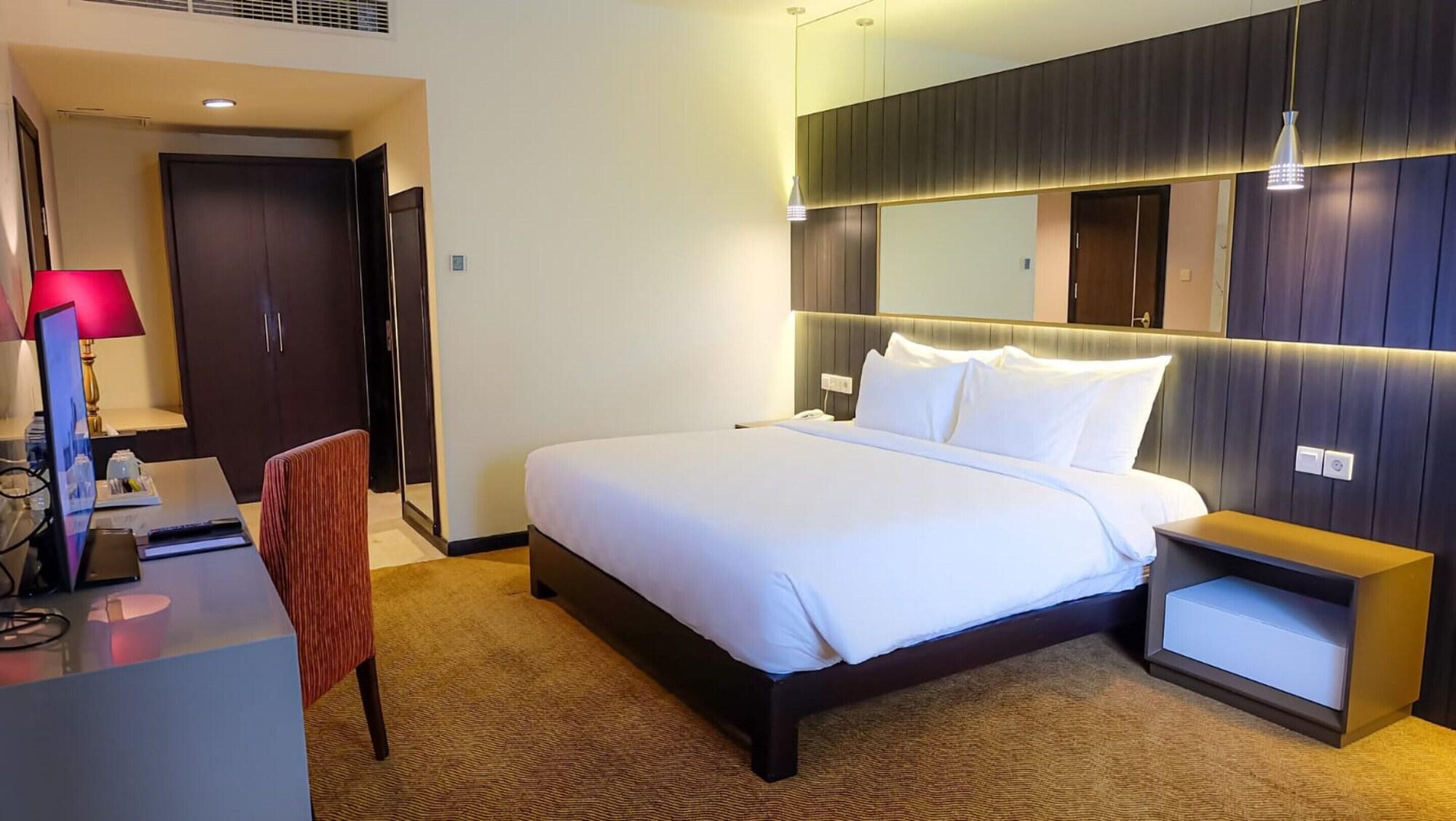 Swiss-Belhotel Silae Palu Exterior photo