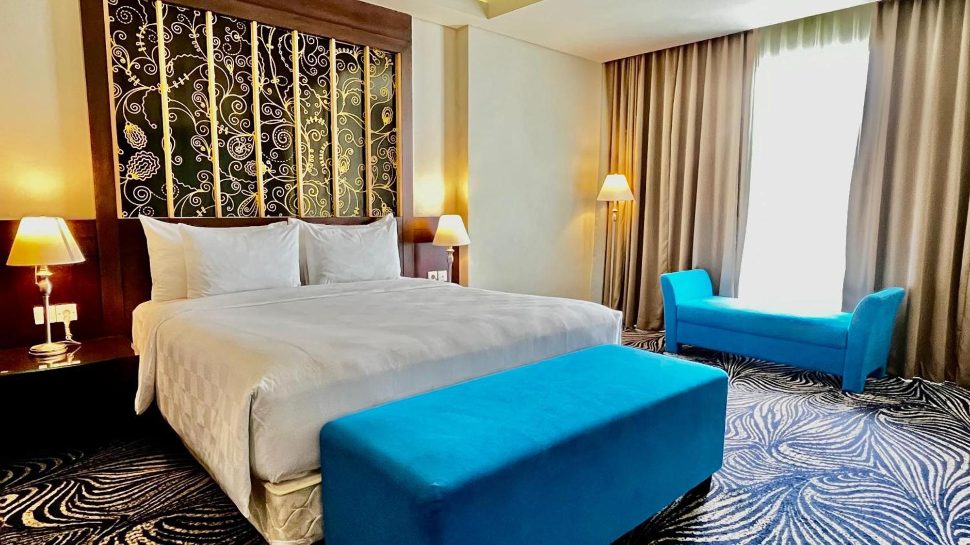 Swiss-Belhotel Silae Palu Exterior photo